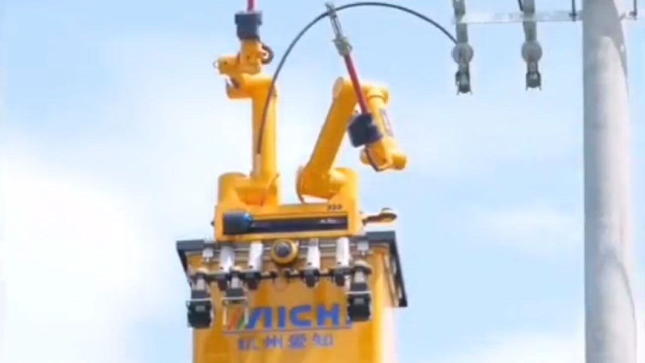 تعمیر و نگهداری خطوط برق توسط ربات ها