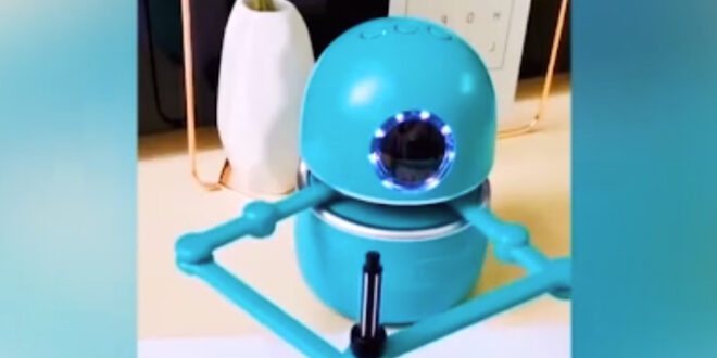 فیلم؛ ربات کوچکی که نقاشی می‌کند