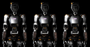 ربات انسان‌نمای «ققنوس» وظایف مختلفی را در محیط کاری بر‌عهده می‌گیرد