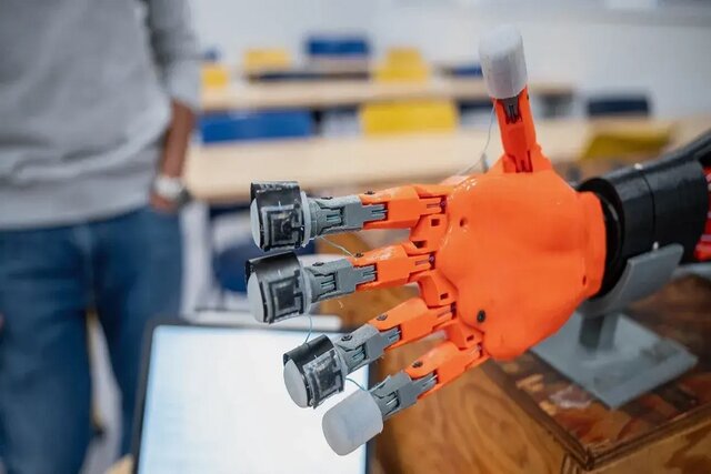 دست رباتیک هوندا با پوست مصنوعی انسان