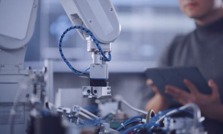 هوش مصنوعی در بسیاری از مشاغل از نیروی انسانی گران‌تر است