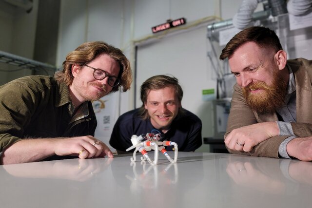 برای انجام دادن همه این کارها به مغز، قطعات الکترونیکی یا هوش مصنوعی نیاز ندارد